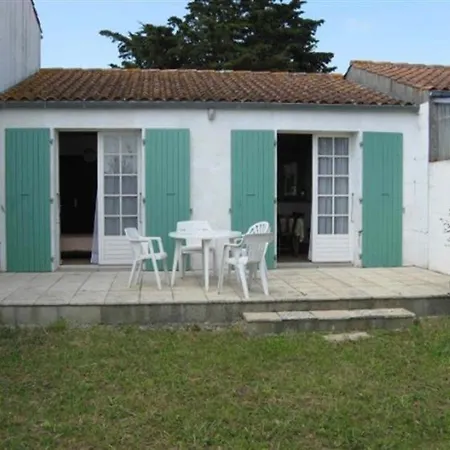 Maison De Vacances Avec Jardin Clos Pres De La Plage A La Bree-les-bains, 4 Couchages - Fr-1-246a-206